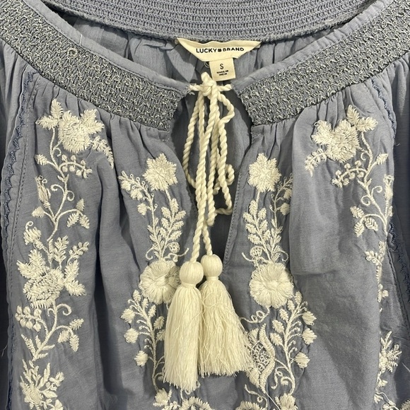 NEW Lucky Brand Womens S Embroidered Flutter-Sl Brunnera Blue Key hole Blouse - Picture 6 of 9